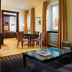 Elephant Weimar, Autograph Collection 5*