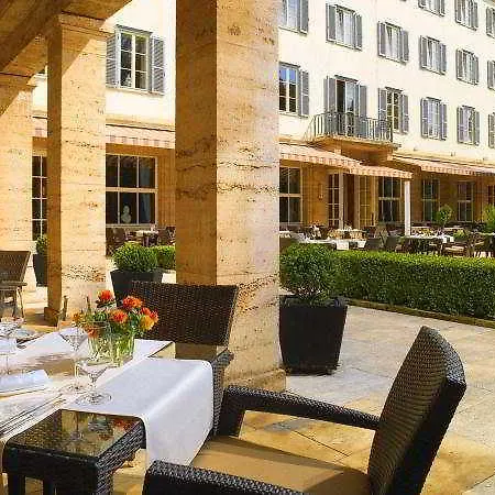 Elephant Weimar, Autograph Collection