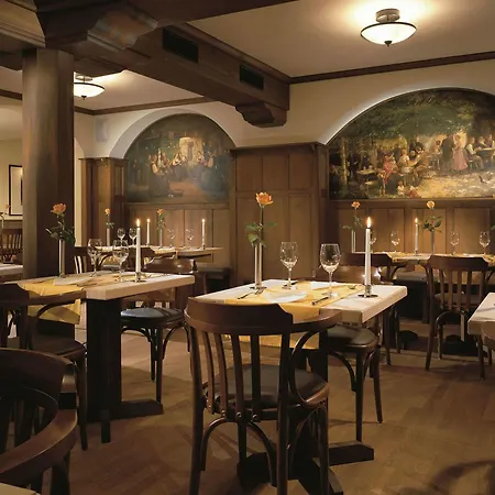 Elephant Weimar, Autograph Collection