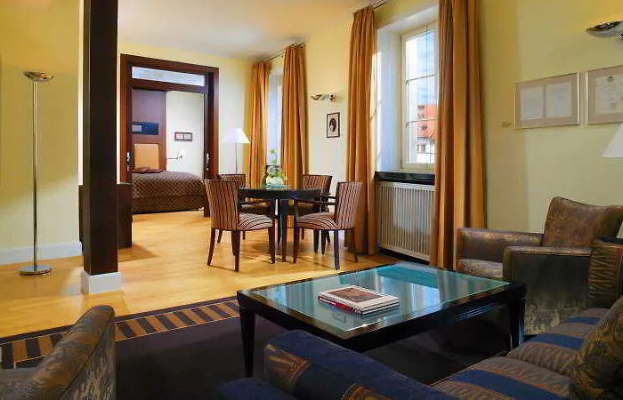 Elephant Weimar, Autograph Collection 5*