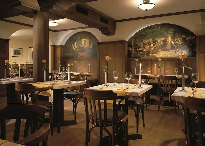 Elephant Weimar, Autograph Collection